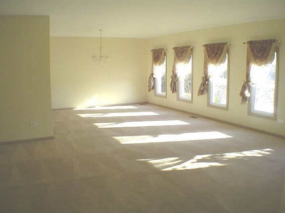3rd image of 7720 Narcissus Ln