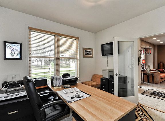 5th image of 216 S Thorne Grove Dr