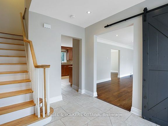 4th image of 23 Biscayne Cres