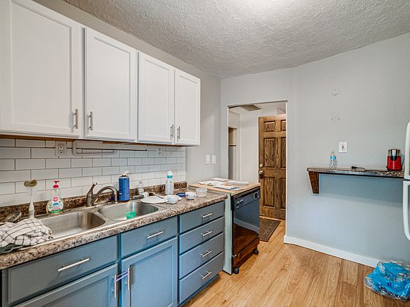 2 kitchen_10312022