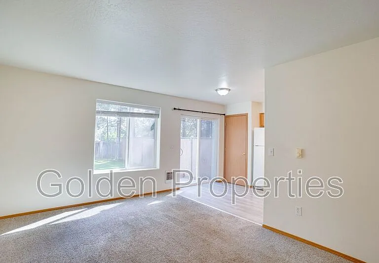 317 W Cherry Ave #A — Photo 5