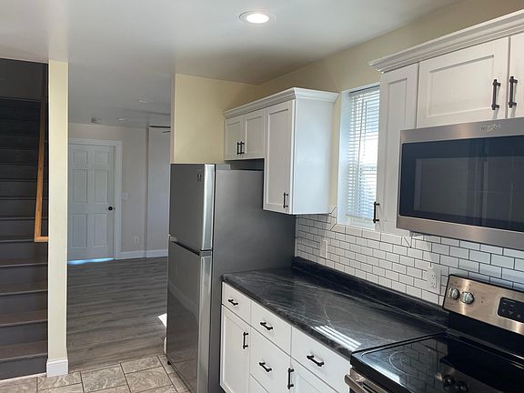 2nd image of 6 Oakley Ave #2
