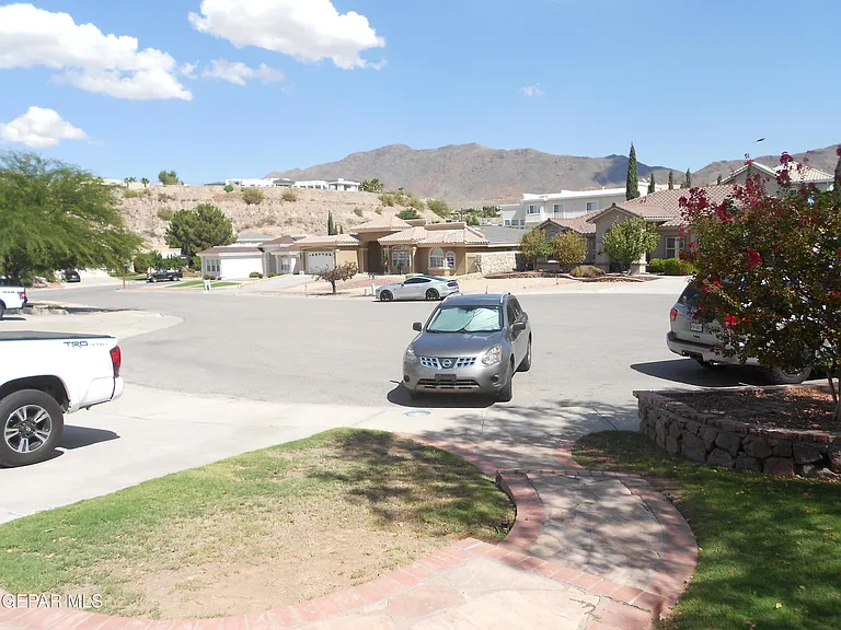1201 Brown Ridge Pl — Photo 7