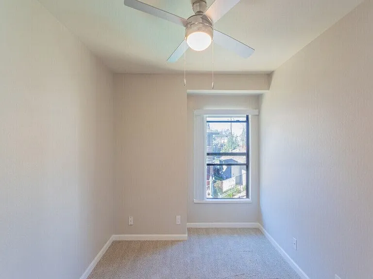 Somerset Apartments — Photo 9