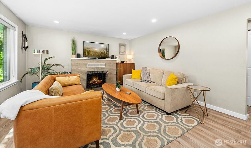 5th image of 104 SW 132nd Street