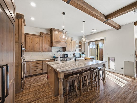 3rd image of 3105 Pastor St