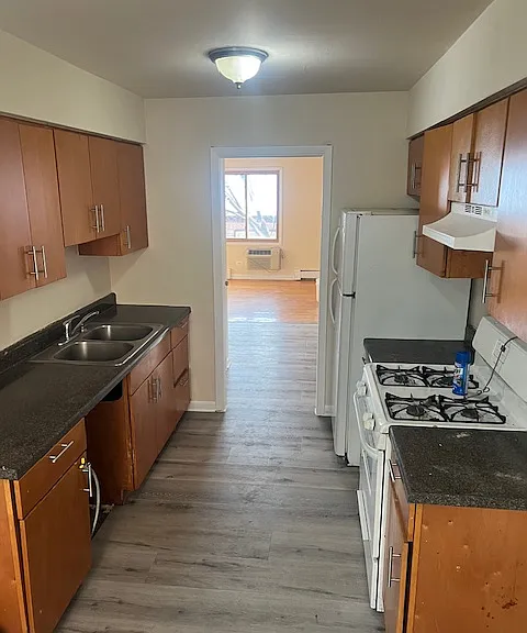 326 Custer Ave #3A — Photo 6