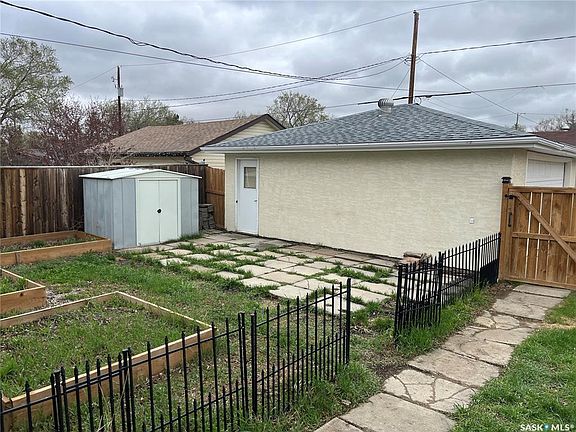 3rd image of 2745 ABBOTT ROAD