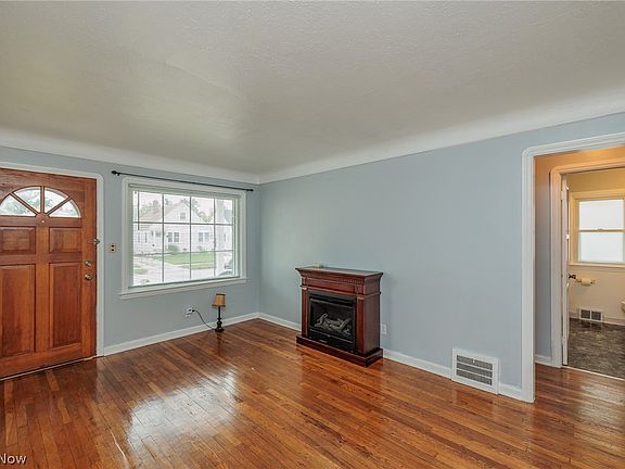 3rd image of 18404 Homeway Rd