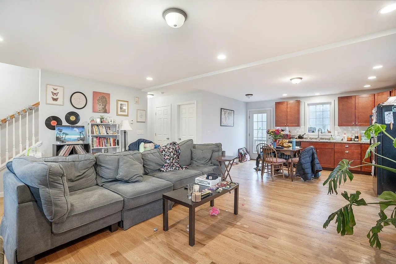 3 bed, 1500 sqft, $2,850 — Photo 4