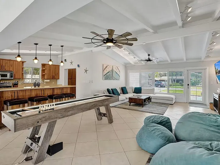 2525 Gulfstream Ln — Photo 14