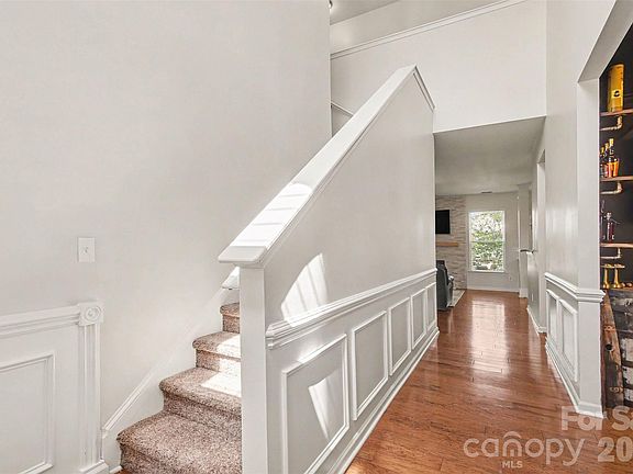 5th image of 3324 Brackhill St