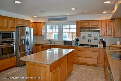 2 Bridge Ave — Photo 18