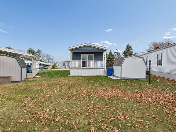 Exterior Image-3-SKYLINE 135G Pikewood Manor