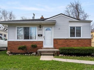 22808 Lake Dr, Saint Clair Shores, MI 48082