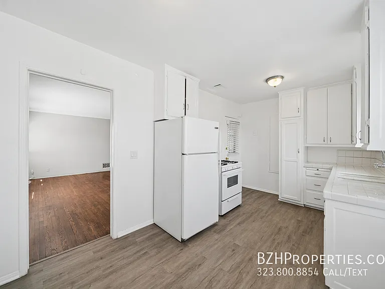 1402 1/2 N Mansfield Ave #1402-1/2 — Photo 4
