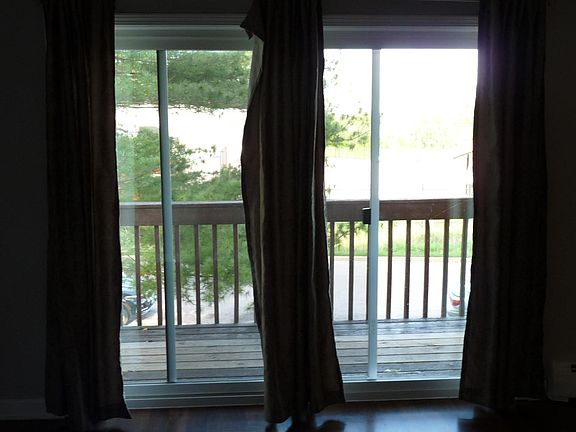 4th image of 655 Deepwoods Dr APT 2J
