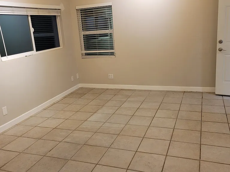 1233 Titan Ct #1233 — Photo 5