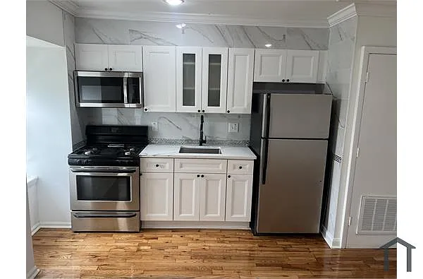 Building Photo - 4064 Aspen St #3