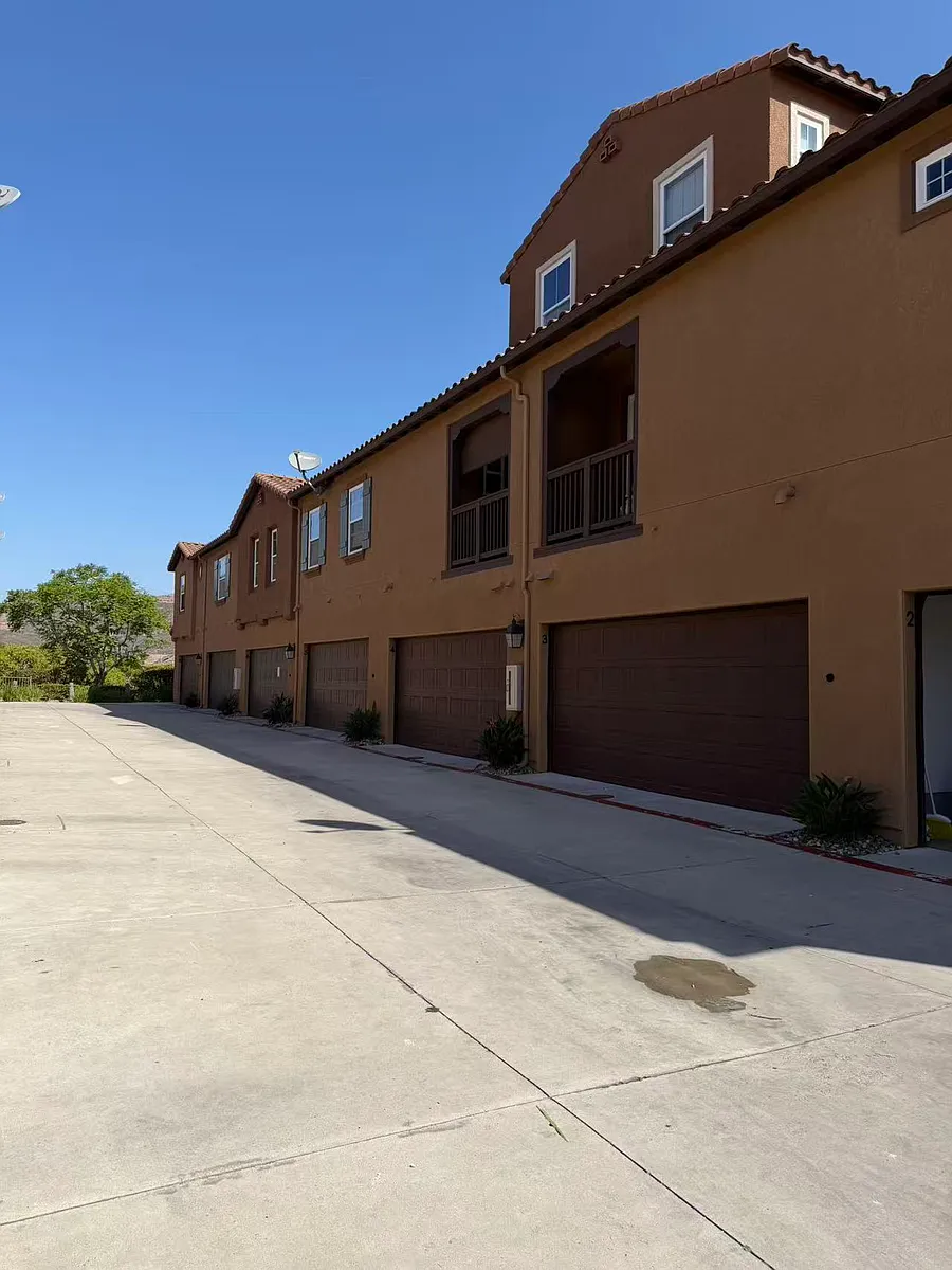 Building Photo - 10512 Calle Tamarindo #4