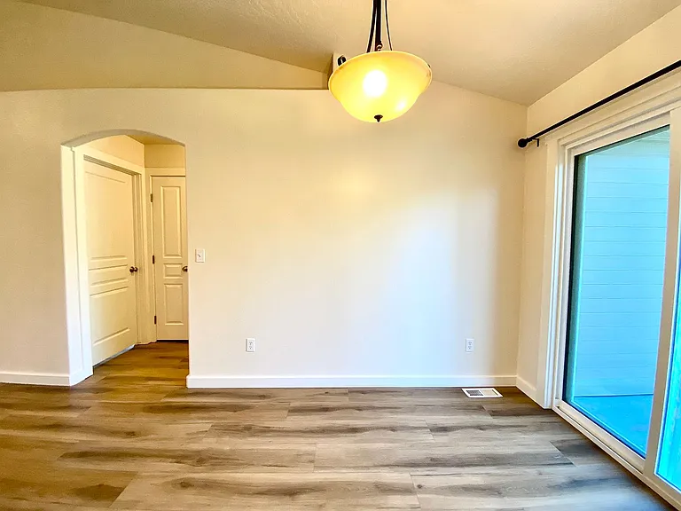 1014 N Manship Ave — Photo 17