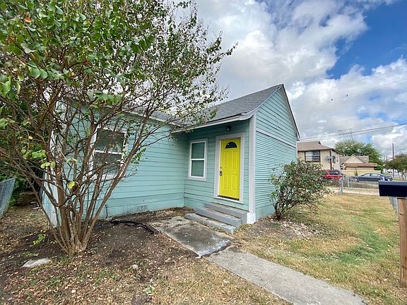 2nd image of 2219 S New Braunfels Ave