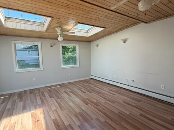 161 Duluth St #1-R, Fall River, MA 02721