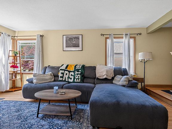 2nd image of 1826 E Fernwood AVENUE
