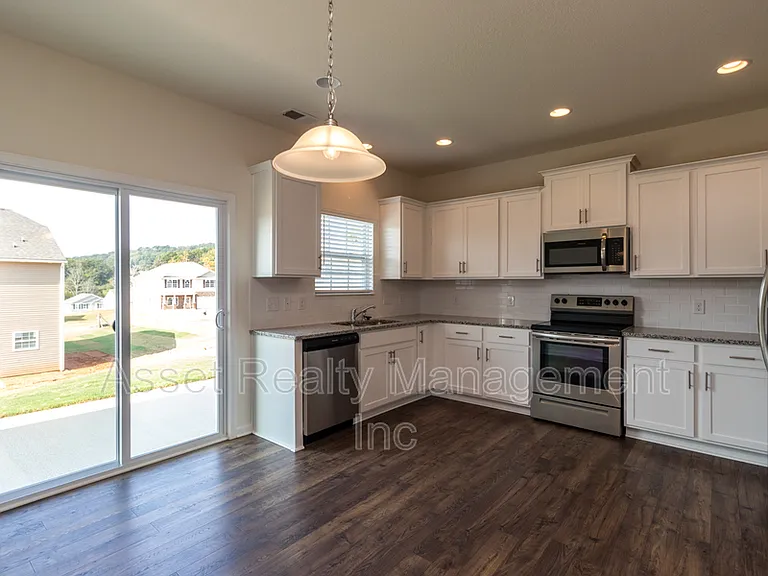 4831 Birchcrest Ln — Photo 16