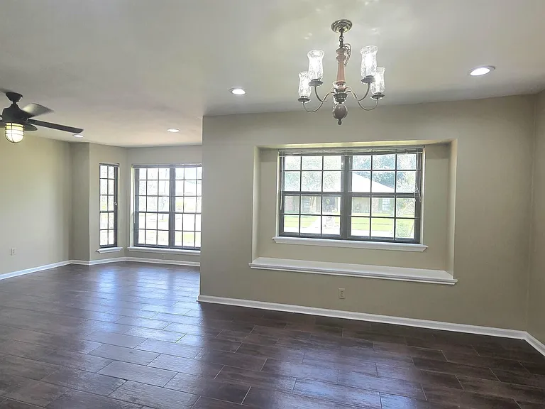 12119 Mallory Ave — Photo 12