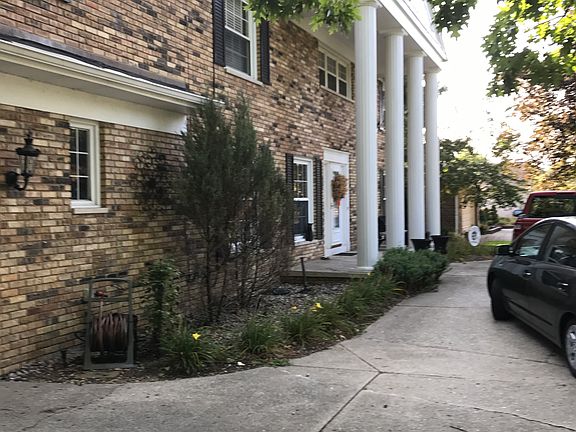 3rd image of 1830 Brookwood Dr