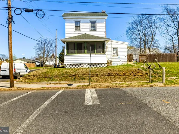 231 N Main St, Clayton, NJ 08312