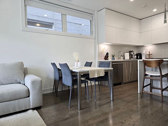 5th image of 877 N Marshfield Ave #2