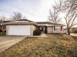 2904 E Hawkins St, Springfield, MO 65804