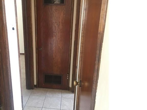 5th image of 2604 Pershing Dr APT 2