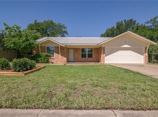 1822 SE 4th St, Grand Prairie, TX 75051