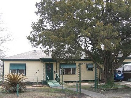 3rd image of 1002 Avenue G