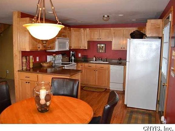 3rd image of 111 Riverview Dr
