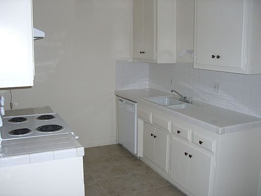 4th image of 4321 E 5th St APT C