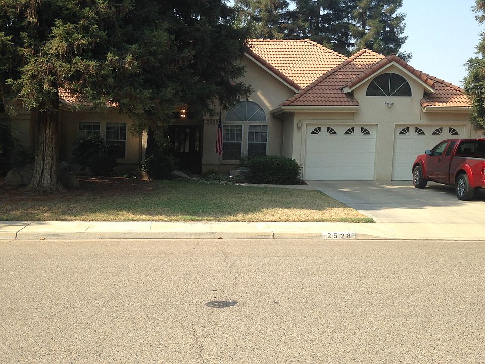 1st image of 2528 E Princeton Ave