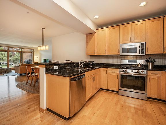 4th image of 1820 N Cape St Unit 201