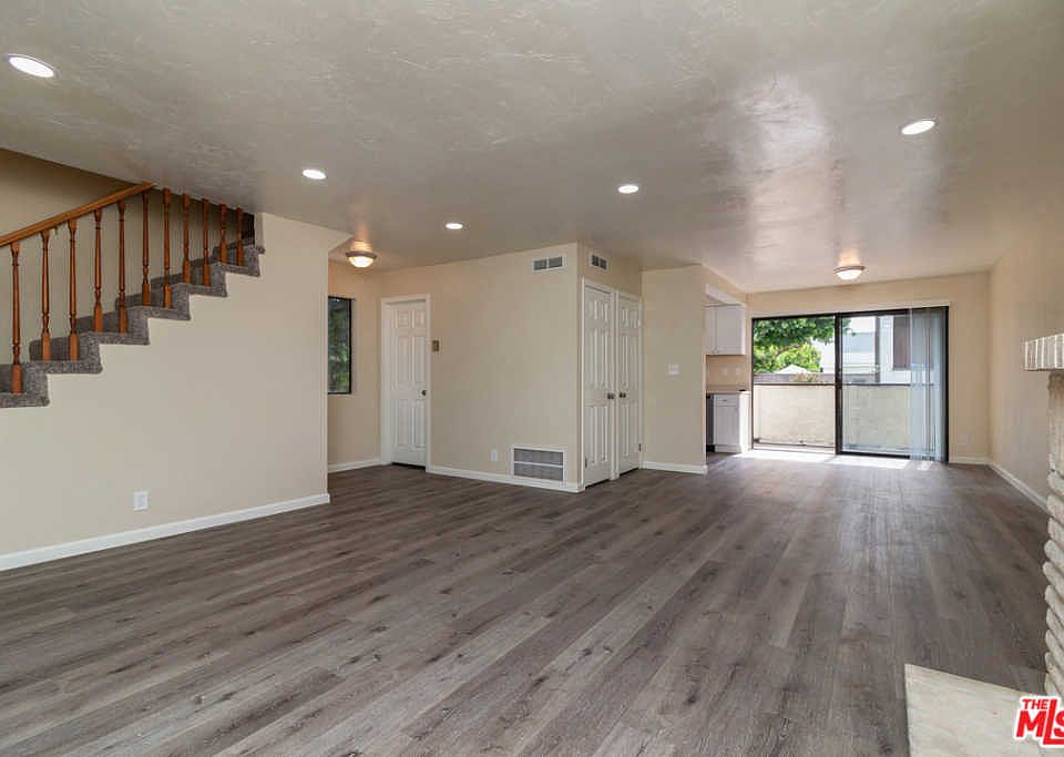 1st image of 13816 Doty Ave