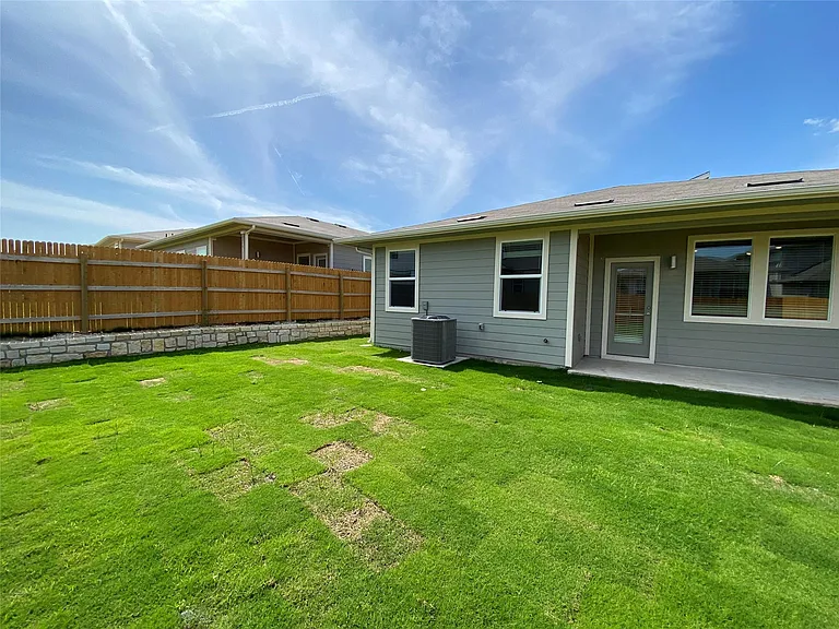 2205 Sisterdale Ln — Photo 25