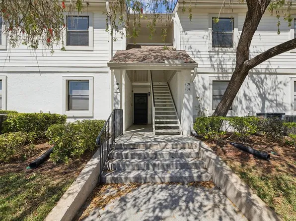 104 Meadow Ln #104, Oldsmar, FL 34677