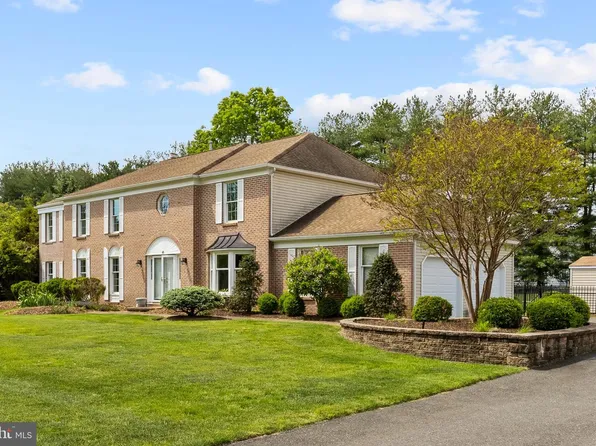 49 Saratoga Dr, West Windsor, NJ 08550