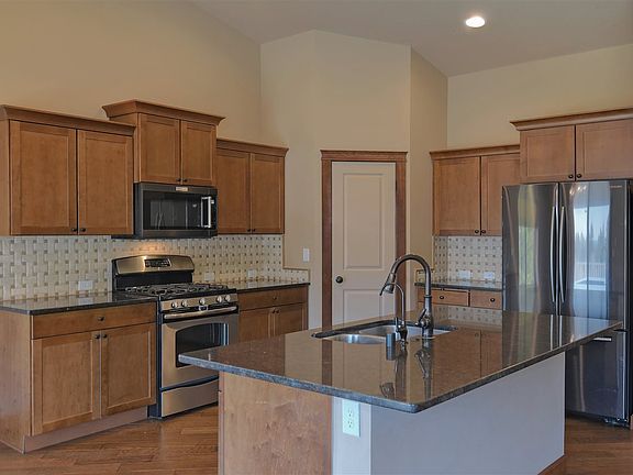 5th image of 3016 S Conklin Dr