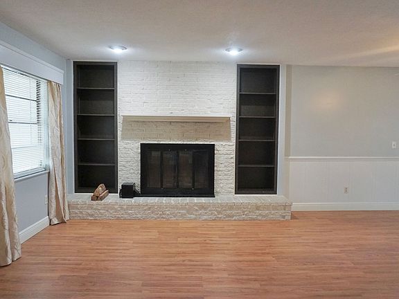 3rd image of 4501 Willowbrook Cir