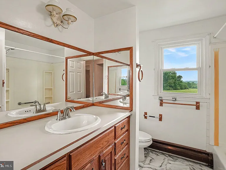 712 E Pine Ford Rd — Photo 22