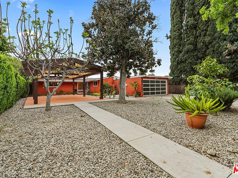 6742 Sunny Brae Ave — Photo 5