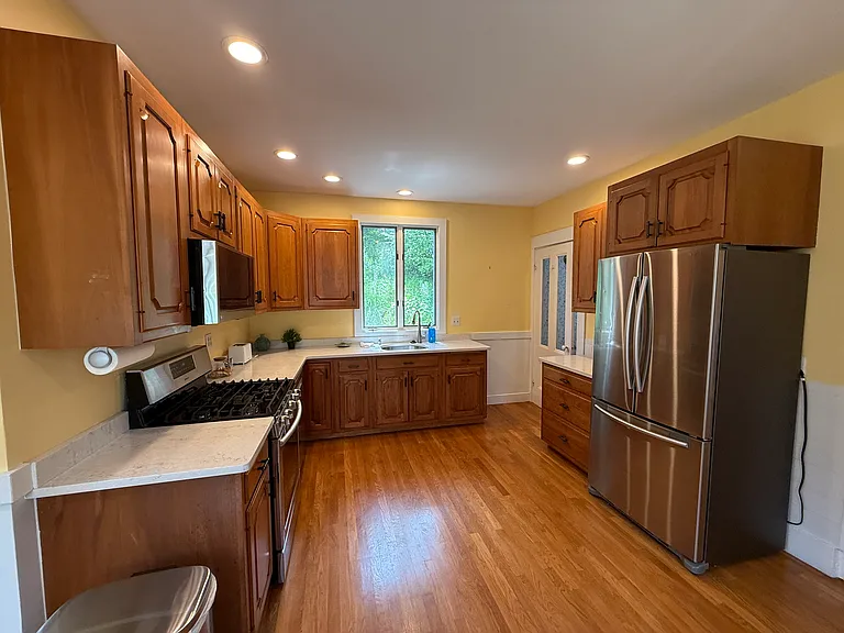 36 Maple Ave — Photo 4